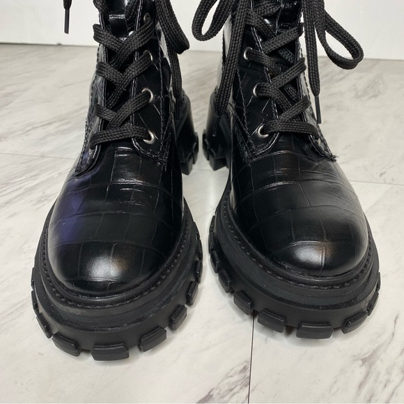 New! Schutz Chunky Lug Sole Lace Up Croc Embossed Leather Boot 6B - Picture 8 of 12